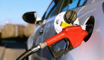 Bajan precios combustibles; menos el GN que seguirá al mismo monto