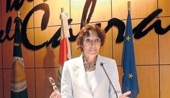 Embajadora UE visita al ministro de Administración Pública