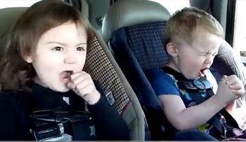 Video: qué pasa con los niños cuando los padres escuchan mucho â??hard rockâ??