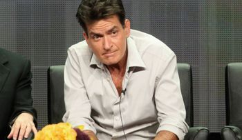 Charlie Sheen asegura que fue curado de sida 