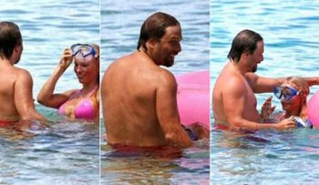 Pamela Anderson sorprendida haciendo sexo oral en el mar