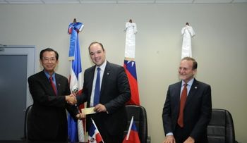 Industria y Comercio recibe fondos para promover Pymes