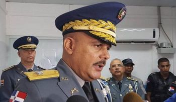 Madre dice que su hija no tiene ninguna relación con general Acosta Castellano