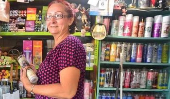 Crisis dispara venta de santos en Puerto Rico
