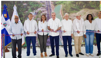 Luis Abinader inaugura ampliación vial en Samaná