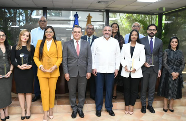 JCE e IESPEC presentan compendio de ensayos