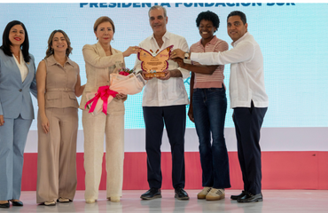 Abinader inaugura complejo y Juegos de la Mujer 2026