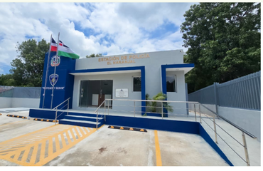 Gobierno inaugura nueva estación policial en Barahona