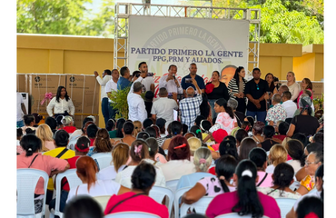 Antonio Marte homenajea a madres de Sabaneta