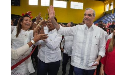 Abinader reafirma su compromiso con el país