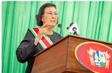 Presidenta de Surinam visita RD y se reunirá con Abinader