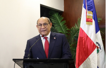 Santos Badía plantea transformar educación para duplicar economía al 2036