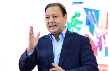 Abel Martínez deja consulta del PLD