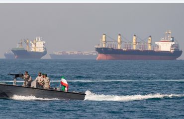 Irán cierra Ormuz y amenaza con atacar barcos