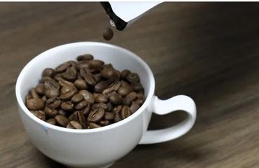 ¿Cuánto café es saludable tomar al día?