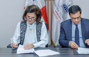 Cultura y Fundación León Jimenes firman acuerdo por la literatura