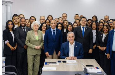 Presidente Abinader fortalece la Unidad Antifraude