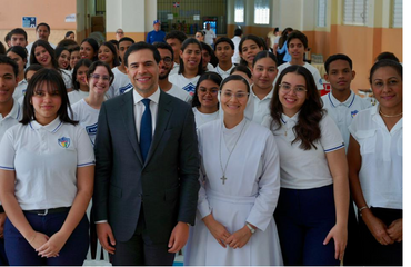 Roberto Ángel Salcedo lleva charla a Moca