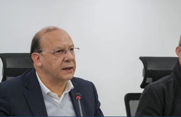 Gobierno de Petro suspende transición con nueva administración