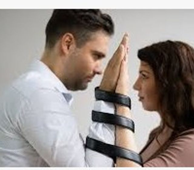 Artimañas de mujeres para "chapear" a un hombre