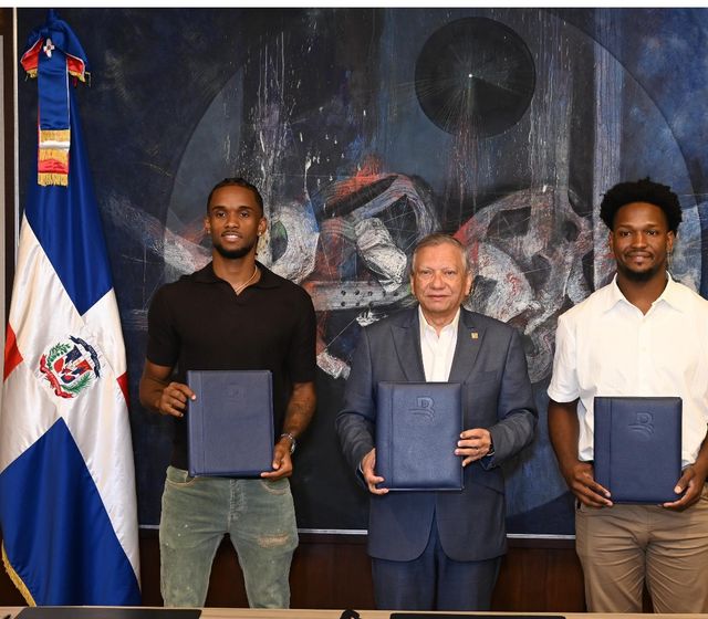 Banreservas incorpora a Jean Montero y Andrés Feliz como embajadores para fortalecer el orgullo dominicano en Europa