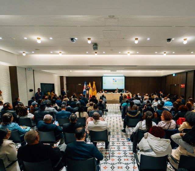 Comisión de la JCE recibe propuestas de aspirantes a miembros de las OCLEE en Europa