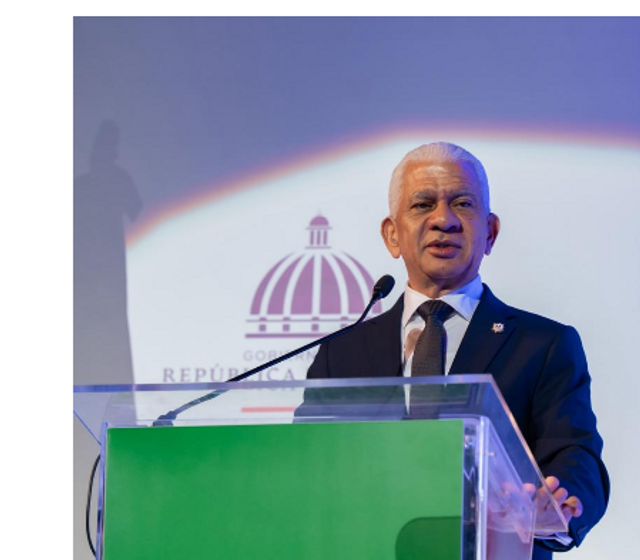 Senado reconoce figuras del arte y cultura del Cibao