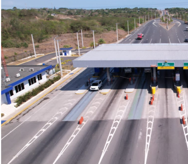 Más de 2.3 millones de vehículos circularon por Navidad 2025