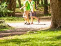 Caminar 20 minutos al día puede marcar la diferencia después de los 70