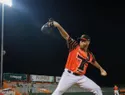 Toros del Este blanquean 3-0 a Gigantes con sólido pitcheo de Grills y salvamento de Rodríguez