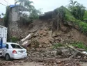 Huracán Simon se intensifica a categoría 4 y agrava los daños en México