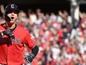 Jonrón de Petey Halpin sella victoria de Guardianes 3-2 sobre Rays y les da ventaja 2-1 en la Serie de Campeonato