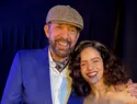 Juan Luis Guerra entrega el Premio Billboard Salón de la Fama a Rosalía en Miami