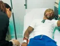Vakeró aparece en emergencia de un centro de salud y tranquiliza a sus seguidores