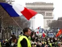 Más de 500,000 personas se movilizan en Francia contra el costo de la vida y la violencia policial