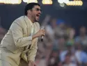 Fanáticos de Bad Bunny abarrotan el Estadio Hiram Bithorn para el cierre de su gira en Puerto Rico