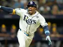 Rays evitan la barrida con remontada en la duodécima y fuerzan el quinto juego ante Brewers