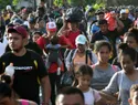 Venezolanos afectados por los terremotos del 24 de junio integran nueva caravana migrante que avanza por el sur de México hacia EE.UU.