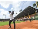 Águilas arrancan entrenamiento con 35 jugadores en busca de la corona 23