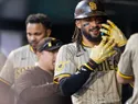 Tatis Jr. y Hays guían a los Padres a victoria 7-2 sobre los Astros