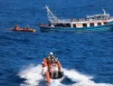 Dos migrantes mueren y siete resultan heridos tras llegar a El Hierro en una barcaza procedente de Gambia