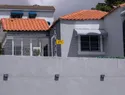 En República Dominicana la seguridad se paga: herreros y técnicos migran a portones cerrados y videovigilancia