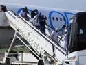 Vuelo de ICE desde El Paso aterriza en la Base Aérea de San Isidro