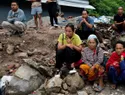 Inundaciones en Nepal y China: familias buscan a desaparecidos tras el desastre
