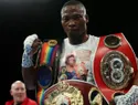 Excampeón mundial de boxeo sudafricano muere tras ser baleado frente a su casa