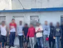 Policía detiene a ocho presuntos miembros de la banda "Los 5.5" en Bajos de Haina