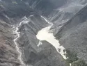 Nepal y China suspenden rescates por riesgo de desborde de lago glacial en la frontera