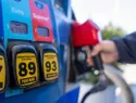 Precio gasolina en EE.UU. marca récord histórico de 4,14 dólares por galón durante el fin del Día del Trabajo