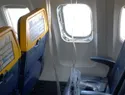 Pala del motor de Ryanair rompe ventanilla y succiona parcialmente a pasajero