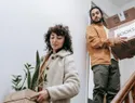 Psicólogo explica por qué algunas parejas comprometidas eligen vivir separadas